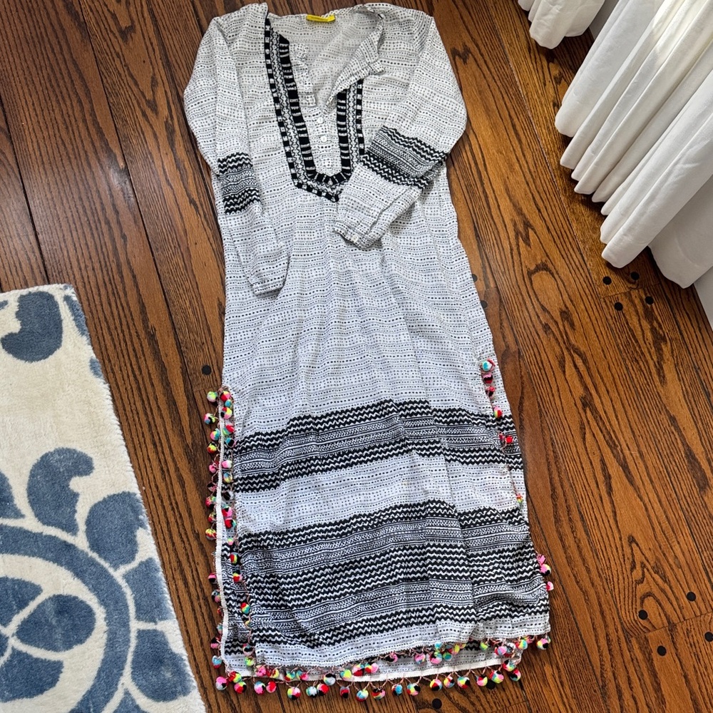 Roller Rabbit Black and White Patterned Top
